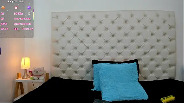 esmeralda06 online show from February 11, 2026, 1:49 pm