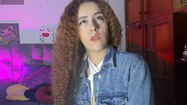 Snapshot of Isangel_ chatting on October 12, 2025, 11:48 pm Isangel  online show from October 12, 2025, 11:48 pm