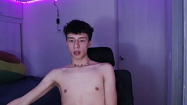 Juanmres online show from April 3, 2026, 9:02 pm