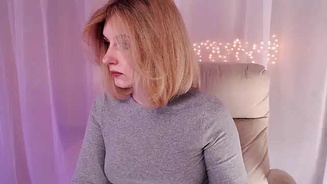 Snapshot of Freya_Celestial chatting on March 14, 2025, 5:35 pm Freya Celestial online show from March 14, 2025, 5:35 pm