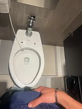 iKrofur online show from February 5, 2025, 2:16 pm