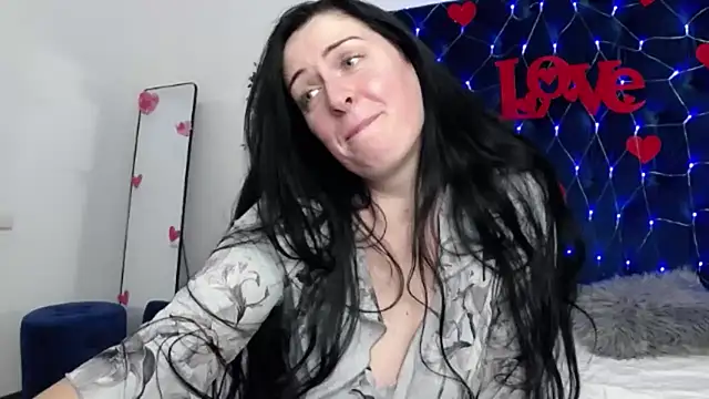 Snapshot of JacquelineElle chatting on February 15, 2025, 9:37 pm JacquelineElle online show from February 15, 2025, 9:37 pm