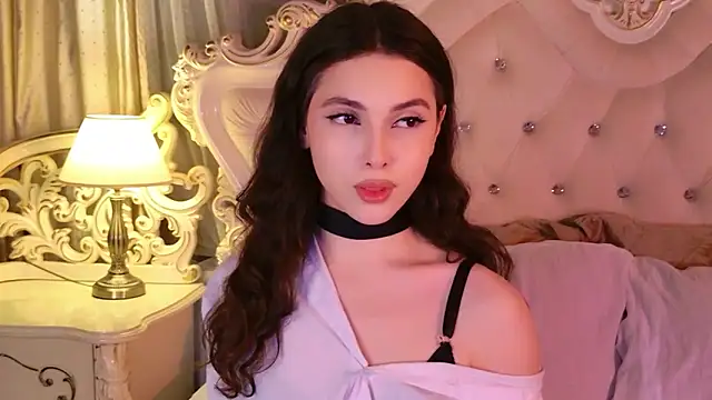 GIGI DAV online show from November 16, 2025, 8:47 pm