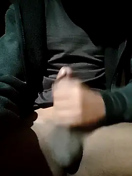 Snapshot of HomeCum chatting on February 12, 2025, 1:52 am HomeCum online show from February 12, 2025, 1:52 am