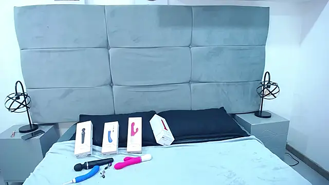 CamiilaReyes online show from March 6, 2025, 1:46 pm