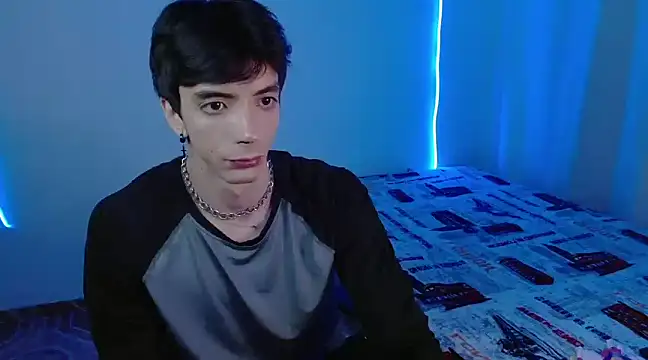 H3ll B0I online show from February 7, 2025, 8:11 am