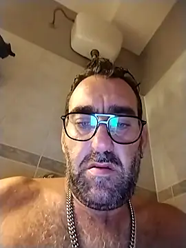 Snapshot of Hardasanut chatting on October 17, 2025, 6:43 pm Hardasanut online show from October 17, 2025, 6:43 pm