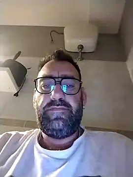 Snapshot of Hardasanut chatting on November 9, 2025, 3:54 pm Hardasanut online show from November 9, 2025, 3:54 pm