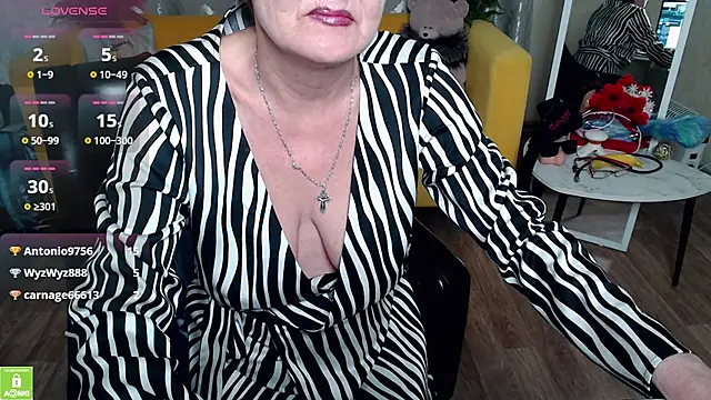 SexyGrandma  online show from February 18, 2026, 7:32 pm
