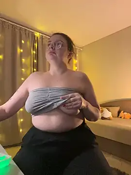 DearAlise online show from February 23, 2025, 6:23 pm