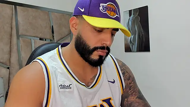 LeandroRusso online show from March 1, 2025, 9:15 pm