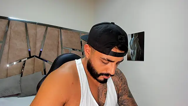 LeandroRusso online show from March 9, 2025, 11:14 pm