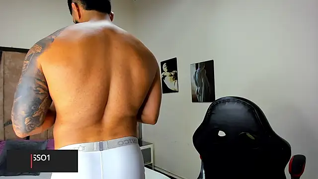 LeandroRusso online show from March 13, 2025, 4:05 am