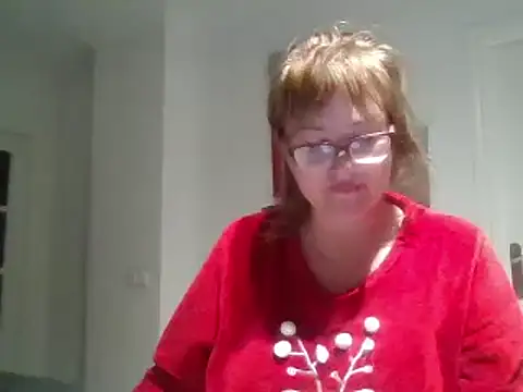 Snapshot of Luzia-Sal chatting on January 29, 2025, 6:33 am Luzia-Sal online show from January 29, 2025, 6:33 am