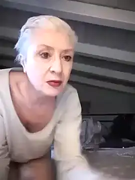 Snapshot of divinaerotica chatting on February 22, 2025, 4:19 pm divinaerotica online show from February 22, 2025, 4:19 pm