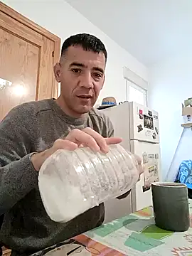 Snapshot of juanignacioargentino chatting on January 27, 2025, 9:44 am juanignacioargentino online show from January 27, 2025, 9:44 am