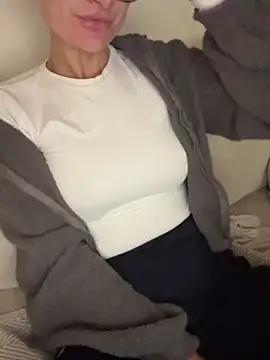 Phoebe Lily online show from October 12, 2025, 7:24 pm