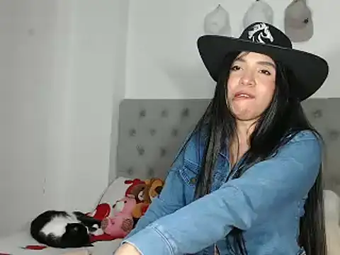 Snapshot of Antoneella_vz chatting on February 13, 2025, 3:18 am Antoneella vz online show from February 13, 2025, 3:18 am