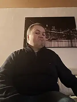 Snapshot of Pourleplasirs chatting on February 5, 2025, 10:44 pm Pourleplasirs online show from February 5, 2025, 10:44 pm