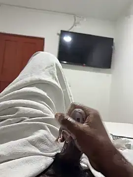 jhonnes  online show from November 22, 2025, 5:06 am