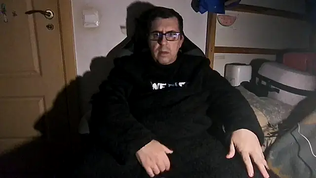 Usame como quieras online show from February 5, 2025, 9:40 pm