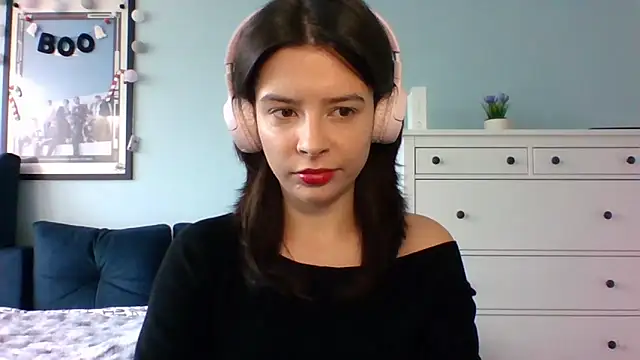 LariceSexy online show from November 4, 2025, 1:10 pm