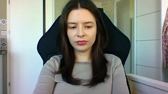 LariceSexy online show from March 4, 2026, 1:06 pm