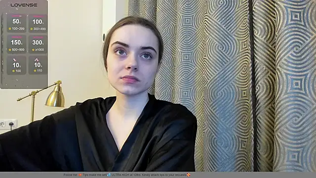 Snapshot of Hustle_Babyy chatting on February 5, 2026, 6:56 pm Hustle Babyy online show from February 5, 2026, 6:56 pm