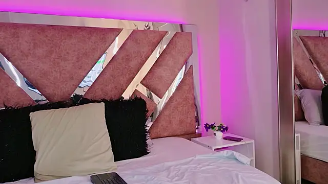 AliDiaz  online show from April 9, 2026, 7:19 pm