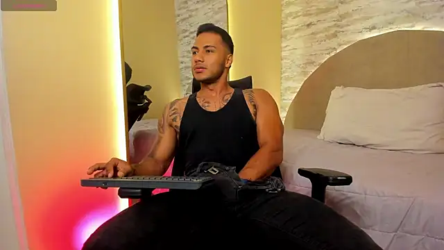 lennox ray online show from February 13, 2025, 2:52 pm
