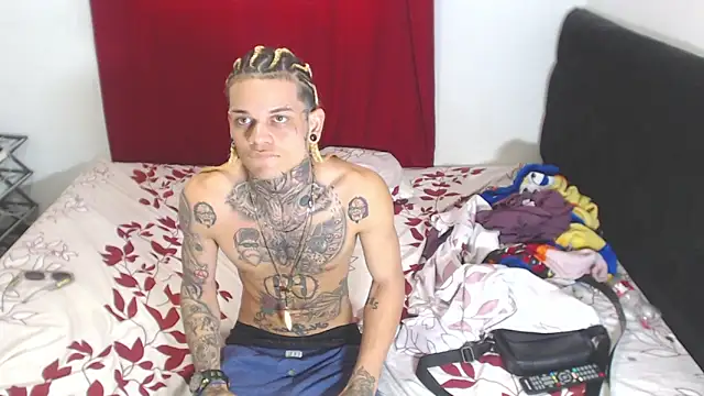 Snapshot of hot_man05 chatting on February 3, 2025, 9:18 pm hot man05 online show from February 3, 2025, 9:18 pm