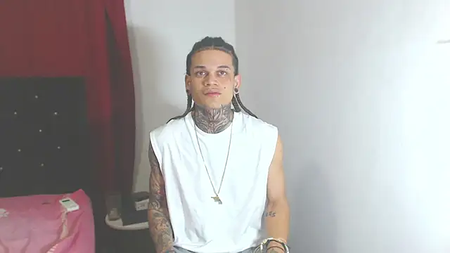 Snapshot of hot_man05 chatting on March 8, 2025, 4:45 am hot man05 online show from March 8, 2025, 4:45 am