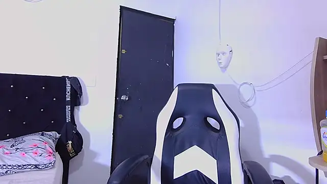 Snapshot of hot_man05 chatting on November 7, 2025, 11:27 pm hot man05 online show from November 7, 2025, 11:27 pm