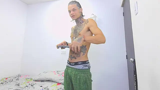 Snapshot of hot_man05 chatting on February 12, 2026, 11:11 pm hot man05 online show from February 12, 2026, 11:11 pm