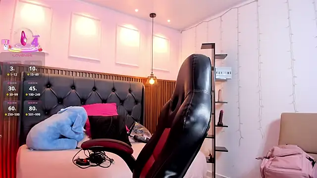 CALANTHELOVE1 online show from September 23, 2025, 3:31 am