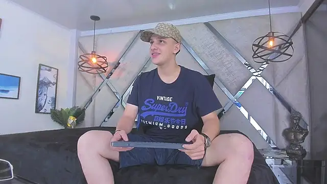 Snapshot of Thomas_May4rs chatting on February 24, 2025, 7:33 am Thomas May4rs online show from February 24, 2025, 7:33 am