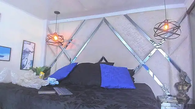 Snapshot of Thomas_May4rs chatting on February 25, 2025, 4:35 am Thomas May4rs online show from February 25, 2025, 4:35 am