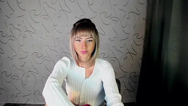 CharmBianca online show from September 21, 2025, 11:45 am