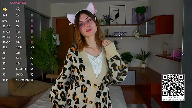 ErlinaBuoy online show from November 19, 2025, 5:29 am