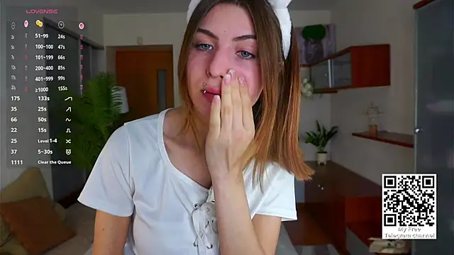 ErlinaBuoy online show from November 20, 2025, 7:19 am