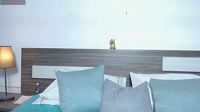 Liiamthompson online show from February 10, 2026, 9:24 am