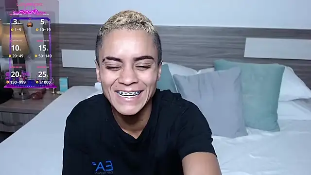 Liiamthompson online show from March 20, 2026, 9:25 am