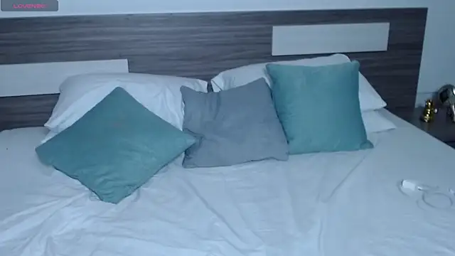 Liiamthompson online show from March 24, 2026, 9:25 am