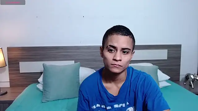 Liiamthompson online show from April 6, 2026, 9:43 am