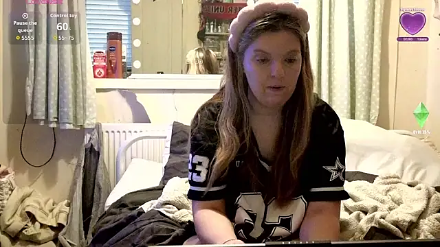 Demi WelshX online show from December 4, 2025, 9:40 am