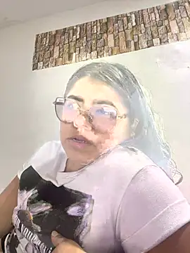 viccky vick online show from February 5, 2025, 6:26 pm