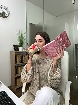 Anya-Ray online show from May 4, 2026, 5:58 am