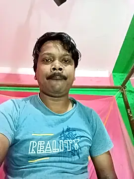 romantictubai online show from November 8, 2025, 11:14 pm