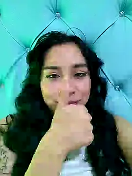 Marce0 online show from February 2, 2025, 5:04 pm