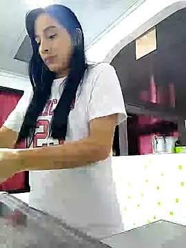 Marce0 online show from February 3, 2025, 10:43 pm